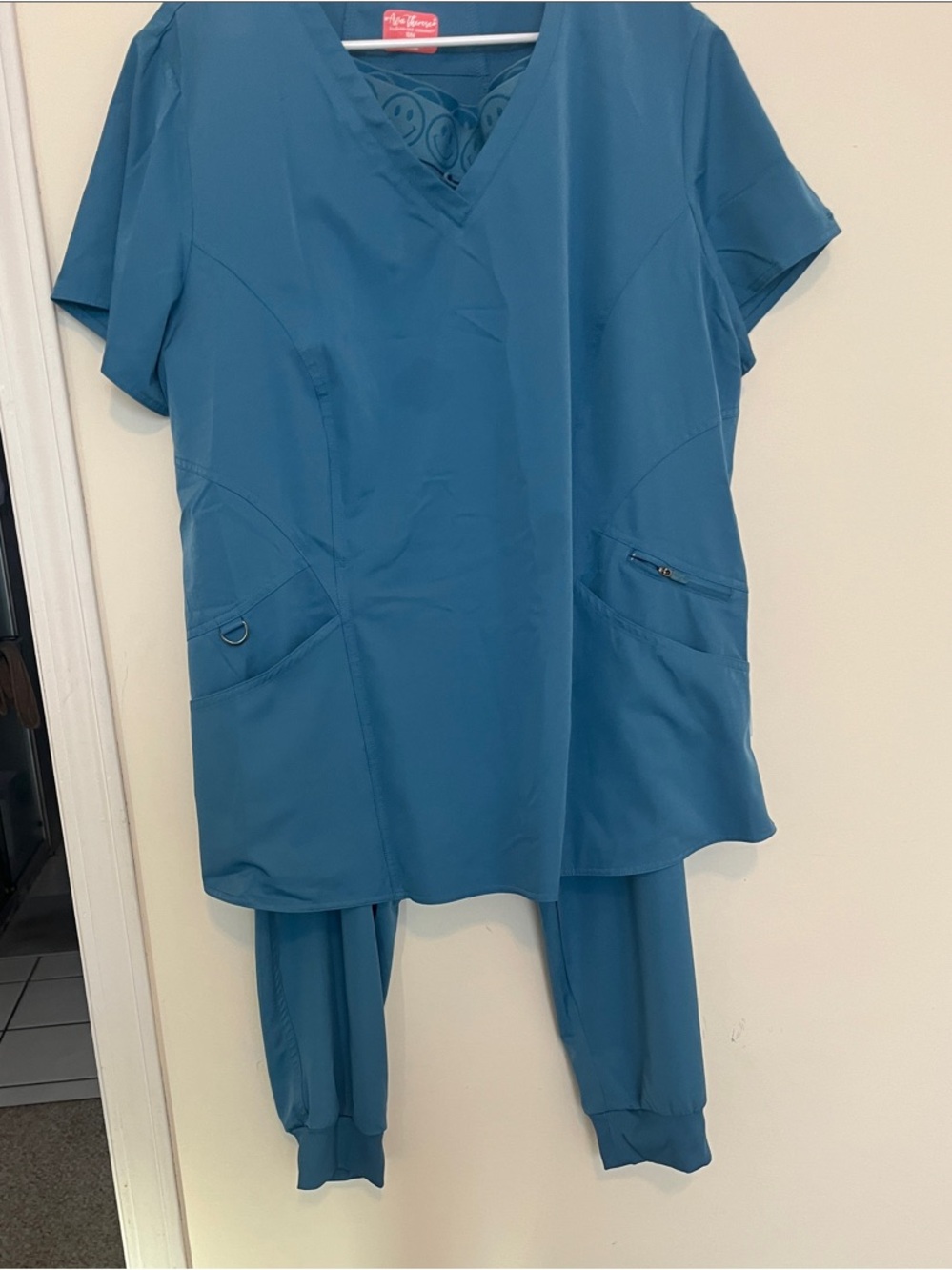 Unbranded Teal V-Neck Medical Scrub Set - Women's